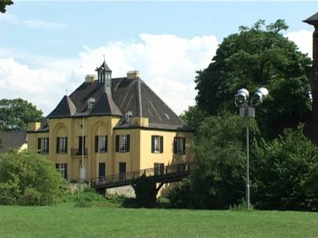 Krefeld : Wasserburg Linn, Jagdschlösschen